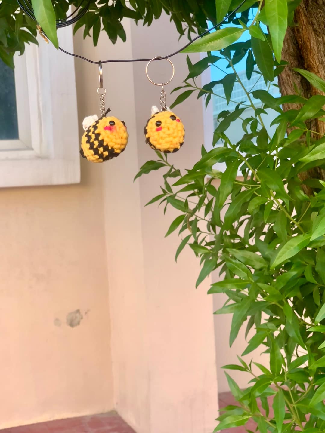 ميدالية مفاتيح نحلة كروشيه